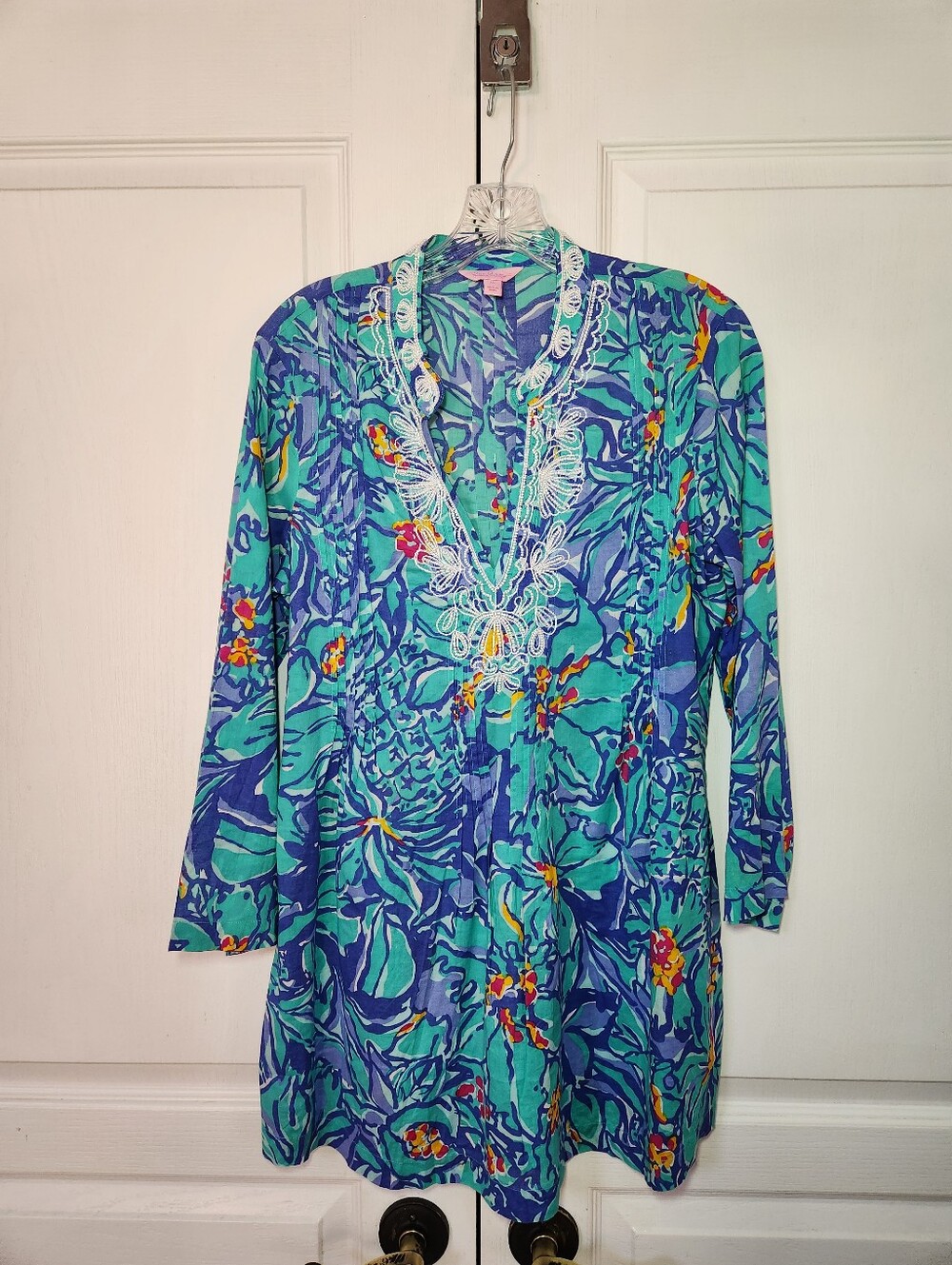 Lilly Pulitzer Bright Blue Floral V-Neck Tunic Top with Lace Trim.